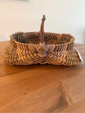 Vintage Appalachian-style Buttocks or Oval Egg Basket